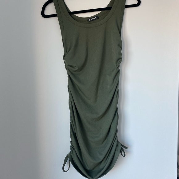 Green tank dress - Picture 3 of 4